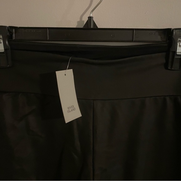 High Waisted Shine Leggings - Picture 6 of 8